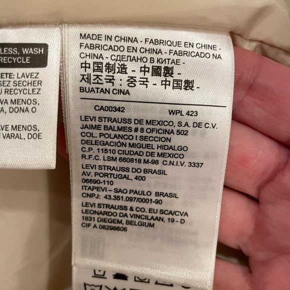 Levi's Women’s All Over Sherpa Trucker Jacket Cream Beige Size M Casual Western - Picture 8 of 11